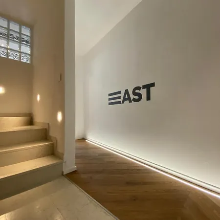 East West Πανσιόν Arco
